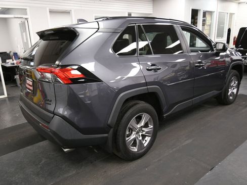 Used 2022 Toyota RAV4 XLE w/ Convenience Package image 7
