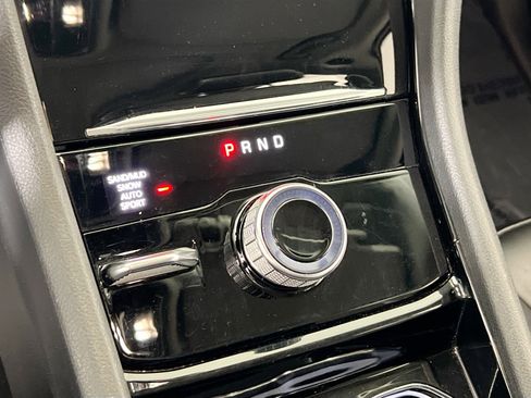 Used 2023 Jeep Grand Cherokee L Limited AWD/4WD image 17