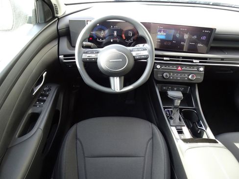 New 2025 Hyundai Tucson SE image 10