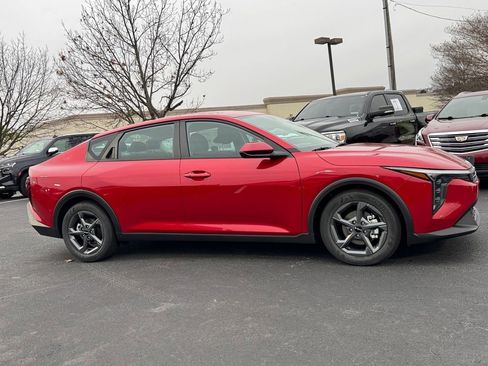 New 2026 Kia K4 LXS image 2