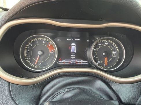 Used 2018 Jeep Cherokee Limited w/ Trailer Tow Group AWD/4WD image 12