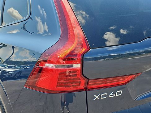 Used 2024 Volvo XC60 B5 Core w/ Protection Package Premier AWD/4WD image 32
