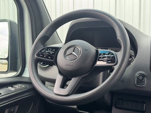 Used 2023 Mercedes-Benz Sprinter 2500 w/ Acoustic Package image 19