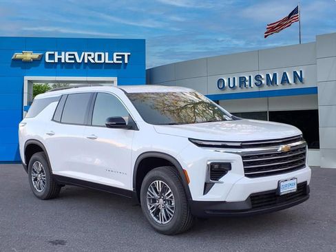 New 2026 Chevrolet Traverse LT AWD/4WD image 2