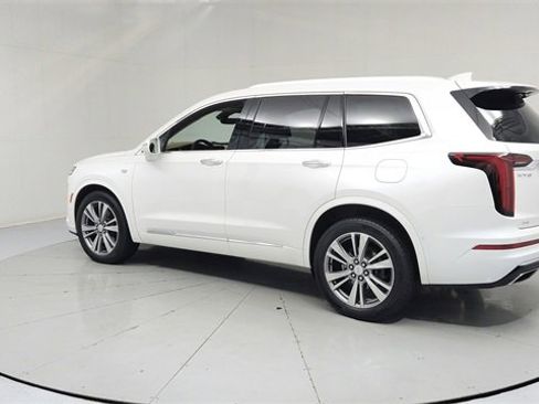 Used 2020 Cadillac XT6 Premium Luxury w/ Platinum Package image 3