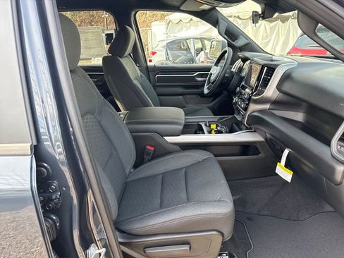 New 2026 RAM 1500 4x4 Crew Cab image 9