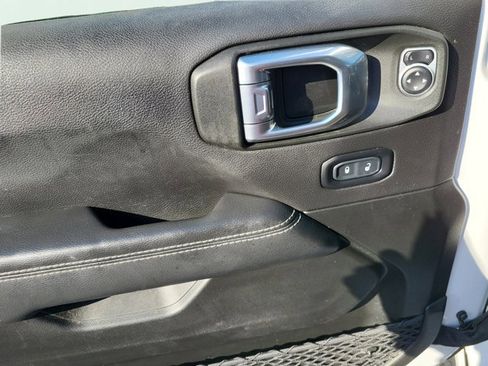 Used 2022 Jeep Wrangler Unlimited Sahara image 23