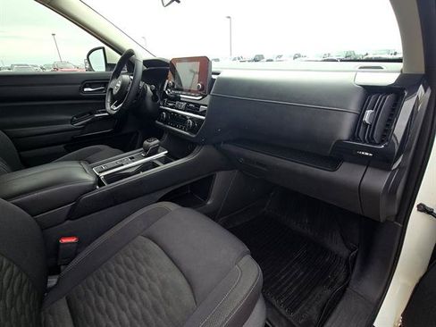 Used 2022 Nissan Pathfinder SV FWD image 13