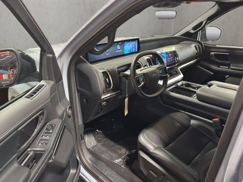 New 2027 Ford Expedition Platinum w/ Stealth Appearance Package AWD/4WD image 14