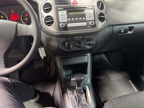 Used 2009 Volkswagen Tiguan SE image 12