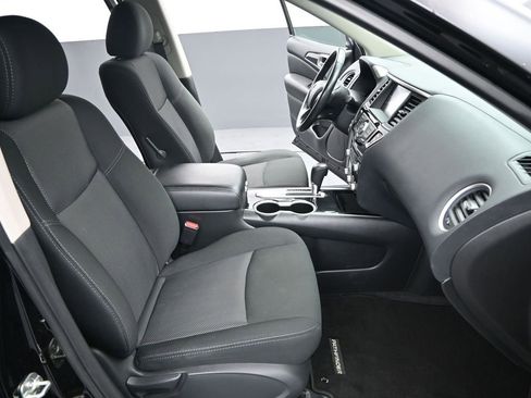 Used 2020 Nissan Pathfinder SV image 23