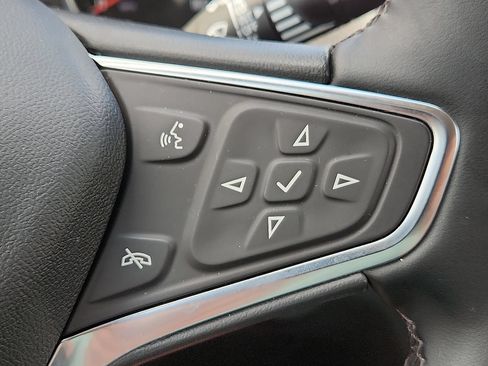 Used 2024 Chevrolet Equinox LT w/ LPO, Floor Liner Package FWD image 16