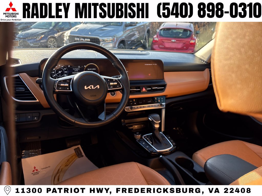 Used 2025 Kia Seltos EX w/ EX Sunroof Package FWD image 13