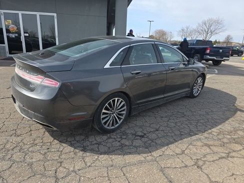Used 2017 Lincoln MKZ Select w/ Climate Package image 4