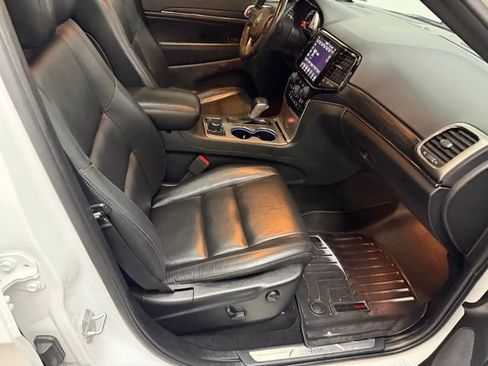 Used 2021 Jeep Grand Cherokee Limited image 37