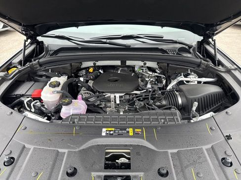 New 2026 Jeep Grand Cherokee Altitude image 32