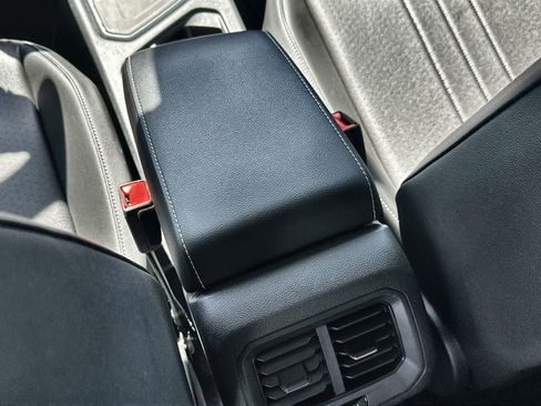 Used 2023 Volkswagen Tiguan SE image 22