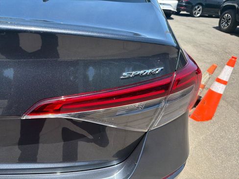 Used 2023 Honda Civic Sport image 8