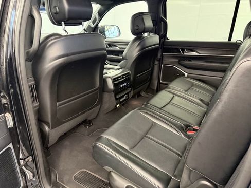 Used 2024 Jeep Wagoneer L Series III w/ Flexible Seating Group AWD/4WD image 64