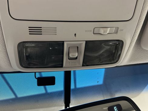 Used 2012 Subaru Forester 2.5X Limited image 23