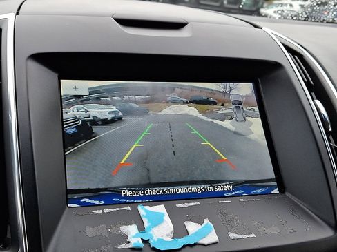 Used 2019 Ford Edge Titanium image 23