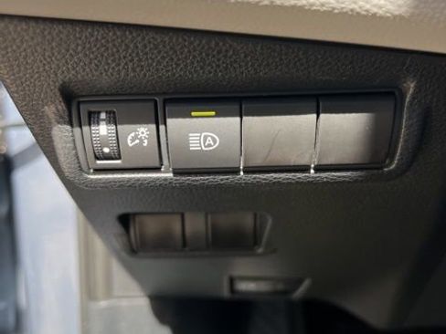 Used 2024 Toyota Corolla Cross LE image 11