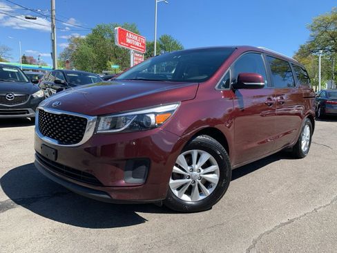 Used 2016 Kia Sedona LX w/ LX Convenience Package FWD image 1