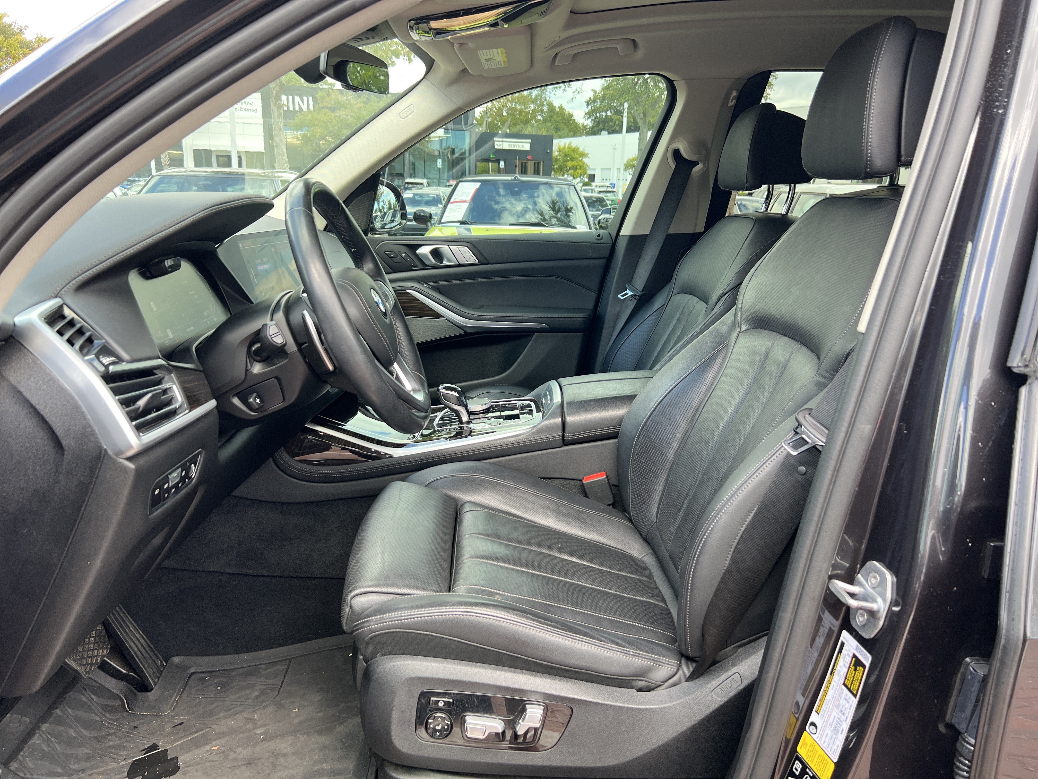 Used 2020 BMW X7 xDrive40i w/ Premium Package AWD/4WD image 16