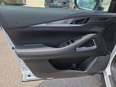 Used 2026 INFINITI QX60 Luxe w/ Family Package FWD image 6