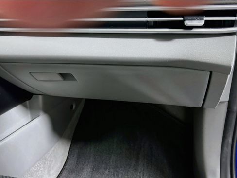 Used 2023 Hyundai Elantra SE w/ Cargo Package FWD image 32