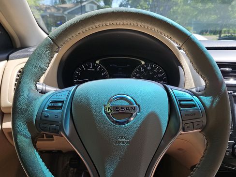 Used 2013 Nissan Altima 2.5 SL w/ Technology Pkg FWD image 19