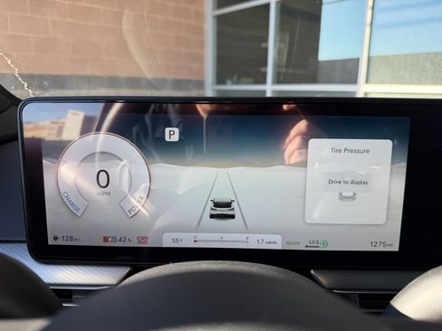 Used 2025 Genesis GV60 RWD image 17