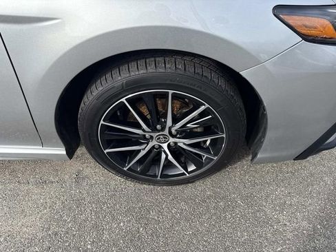Used 2024 Toyota Camry SE image 14