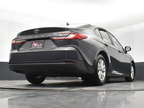 Used 2025 Toyota Camry LE image 13