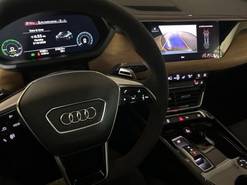 Used 2022 Audi e-tron GT Premium Plus image 34