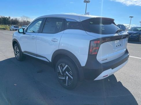New 2025 Nissan Kicks SV FWD image 7