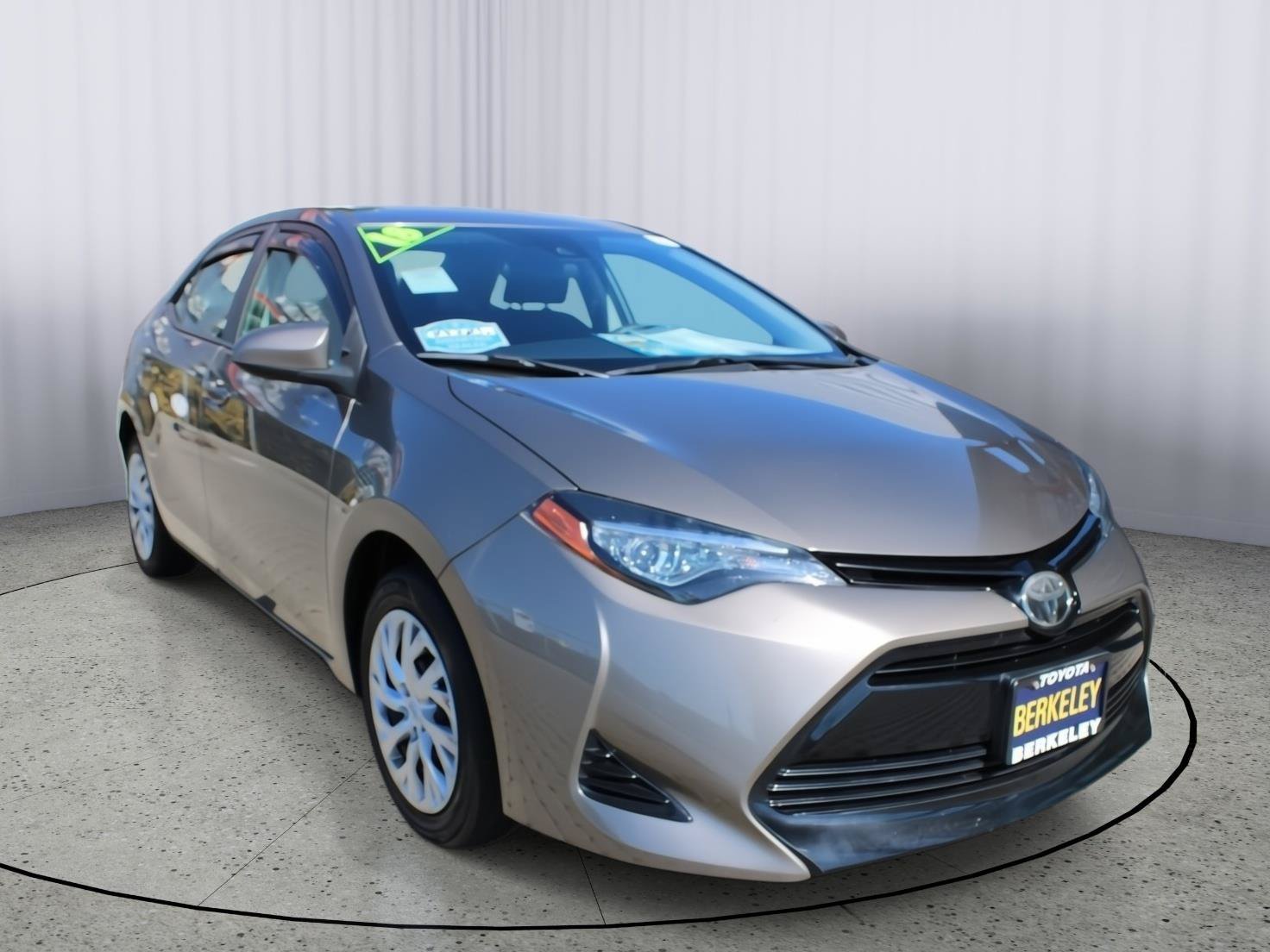 Used 2018 Toyota Corolla LE FWD image 1