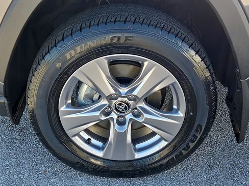 Used 2025 Toyota RAV4 XLE image 7