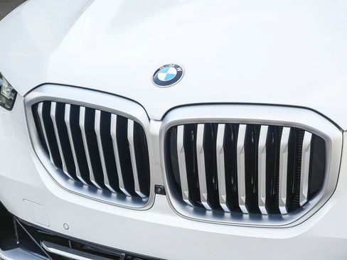 Used 2026 BMW X5 sDrive40i RWD image 11