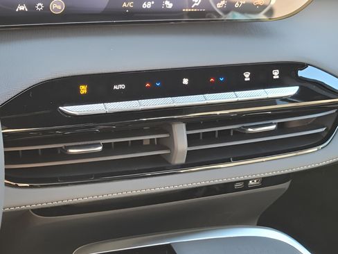 New 2026 Buick Enclave Preferred w/ Power Package image 28