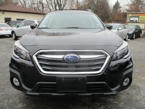 Used 2018 Subaru Outback 2.5i Premium image 3