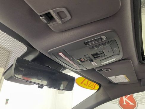 Used 2021 Toyota Sienna Platinum AWD/4WD image 18
