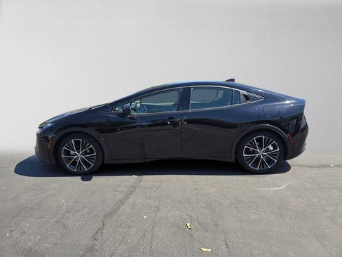 Certified 2026 Toyota Prius XLE FWD image 6