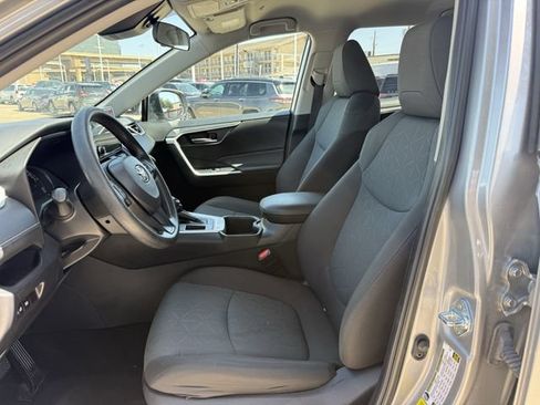Used 2025 Toyota RAV4 XLE FWD image 26