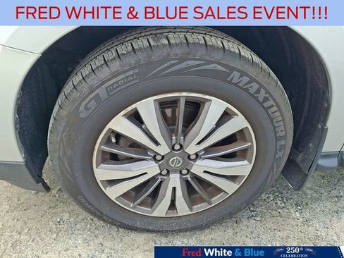 Used 2017 Nissan Pathfinder SV w/ Trailer Tow Package AWD/4WD image 4
