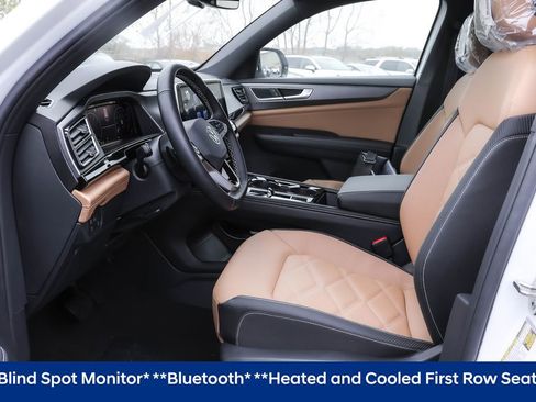 Used 2025 Volkswagen Atlas Cross Sport SE image 5