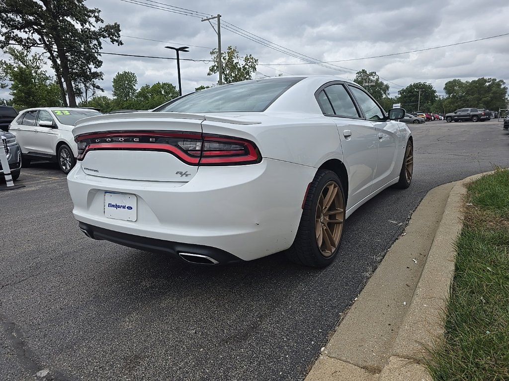 Used 2015 Dodge Charger R/T RWD image 4