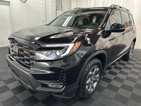 Used 2025 Honda Passport TrailSport image 5