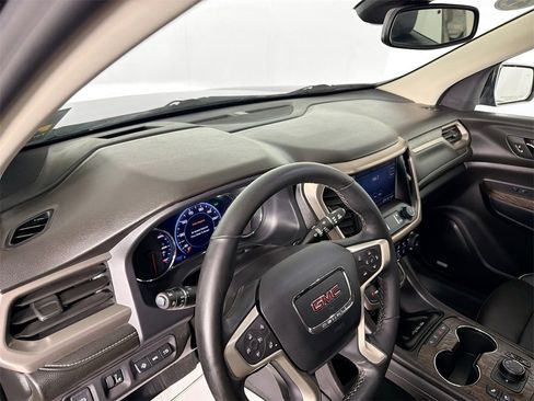 Used 2023 GMC Acadia Denali image 9