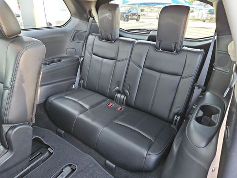 Used 2017 Nissan Pathfinder Platinum FWD image 22